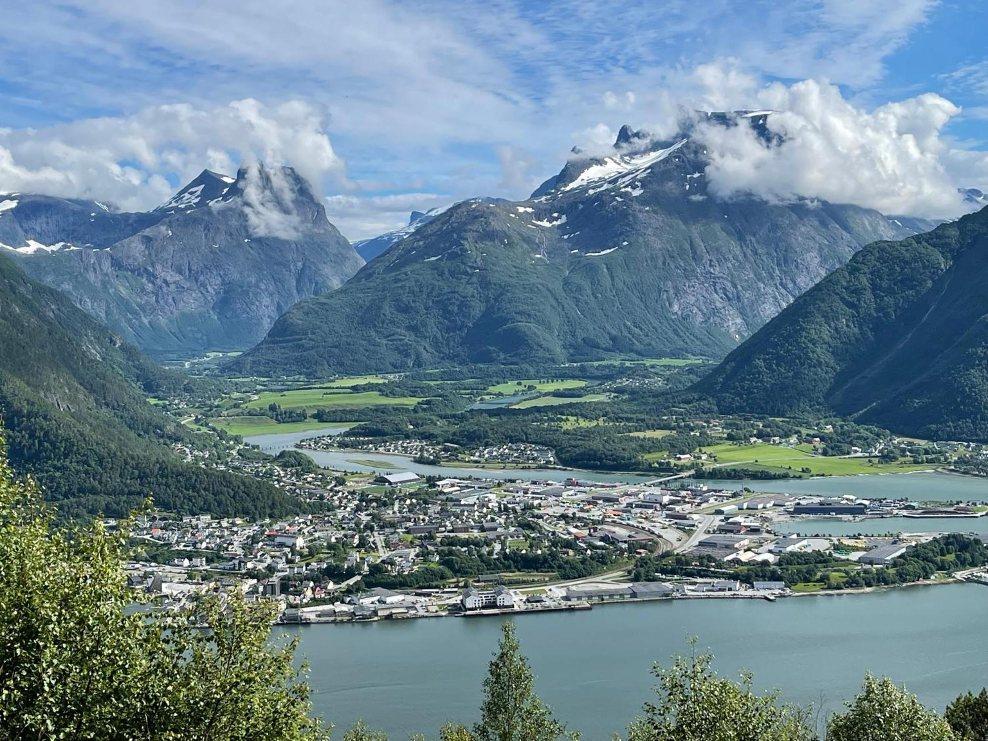 Bakkebo Rampestreken Apartment Andalsnes Exterior photo